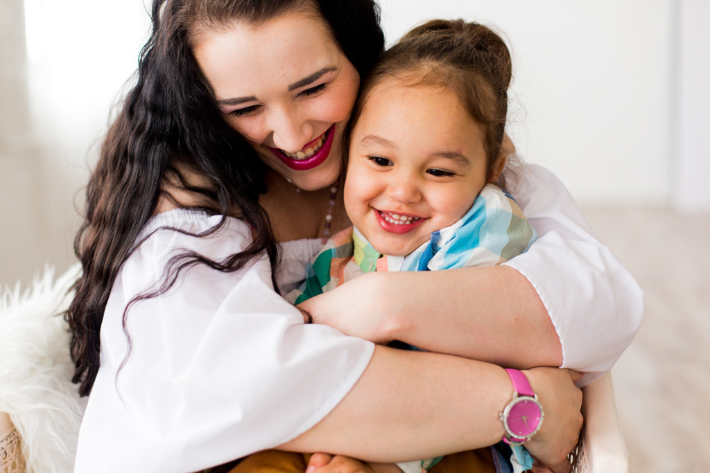 mother and son snuggling, seattle family photographer