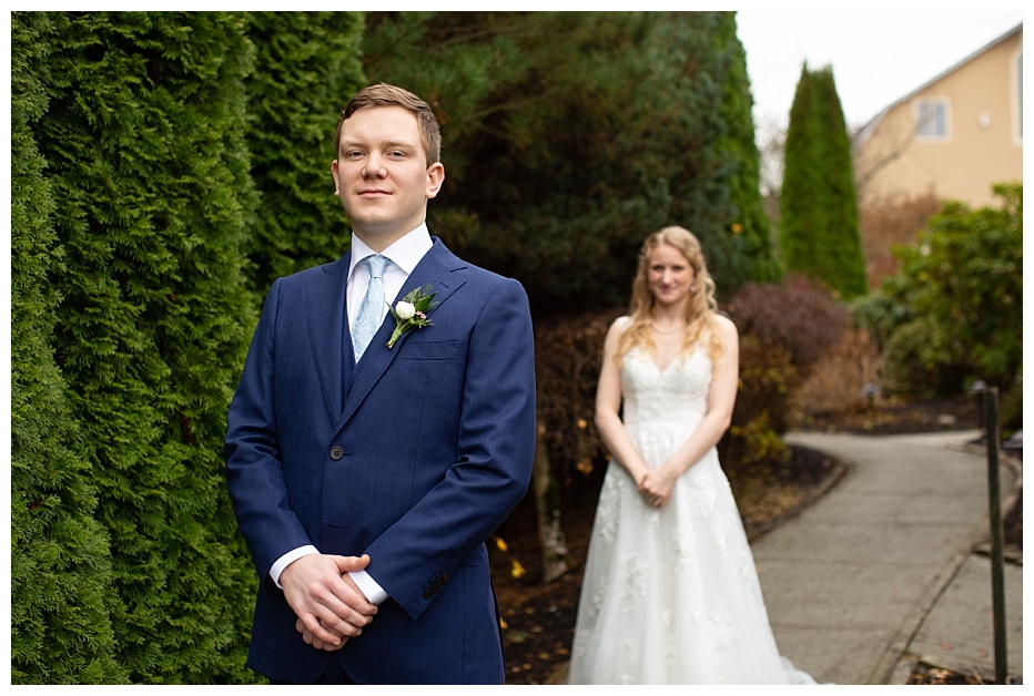 Snohomish Bride doing First Look