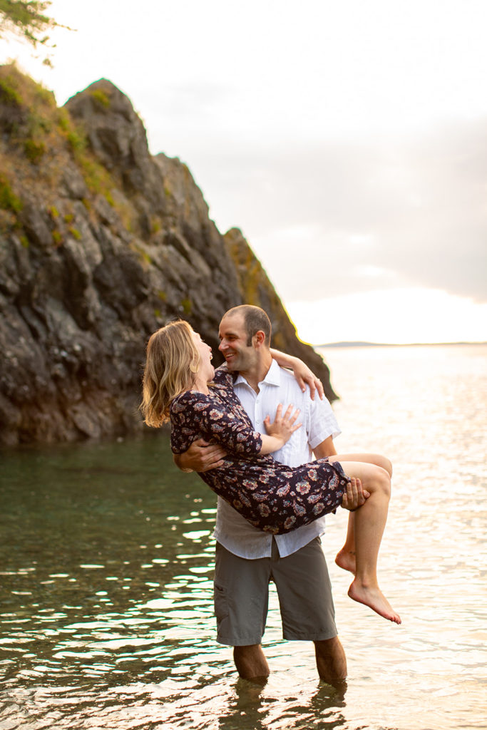 Deception Pass Engagement Session / Emma Lee Photography