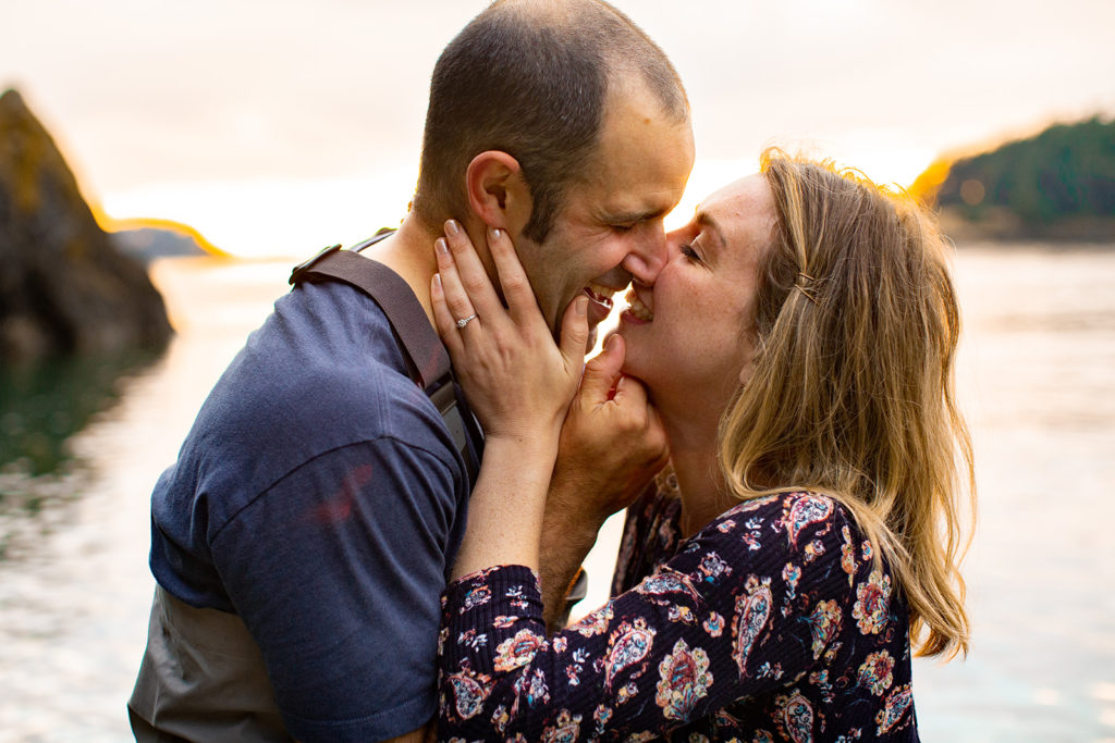 Deception Pass Engagement Session / Emma Lee Photography